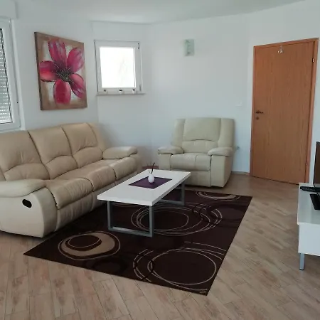 Apartment Greta,50 Meters To The Beach Banjole Exterior foto