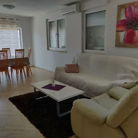 Apartment Greta,50 Meters To The Beach Banjole Exterior foto
